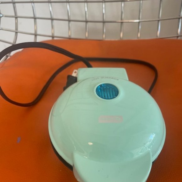 Mini Waffle Maker - Picture 2 of 3